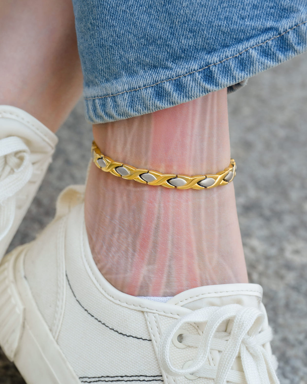 Ultra Strength Titanium Magnetic Therapy Anklet for Women (Gold & Silver)